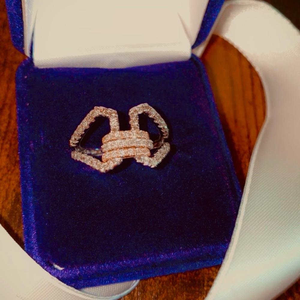 Unique Diamond Ring - Picture 2 of 2